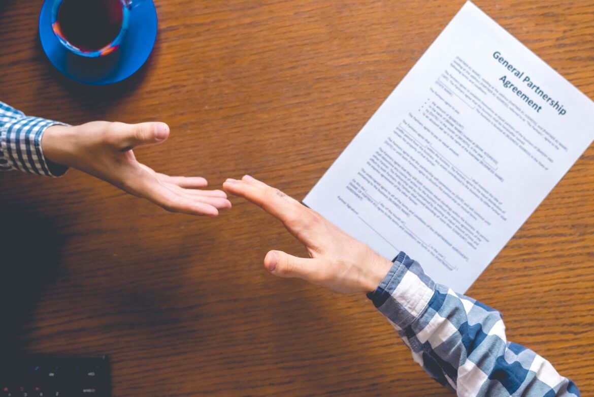 Rompre un contrat d’exclusivité : guide étape par étape